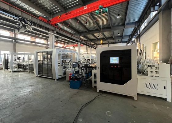 Máy hút chân không hoàn toàn tự động có thể sản xuất sản phẩm trực tiếp từ viên nguyên liệu thô